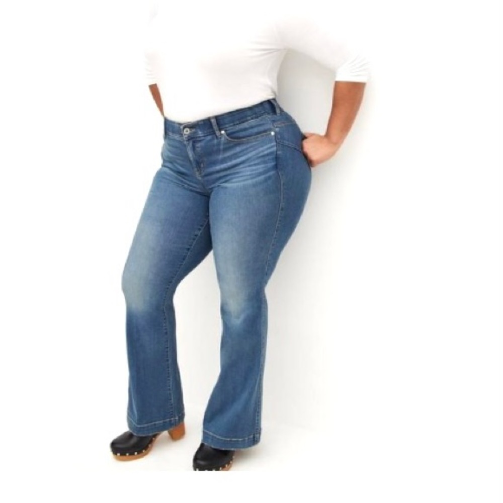 TORRID Jeans. Bombshell flare high-rise lifts and shapes size 28 super soft